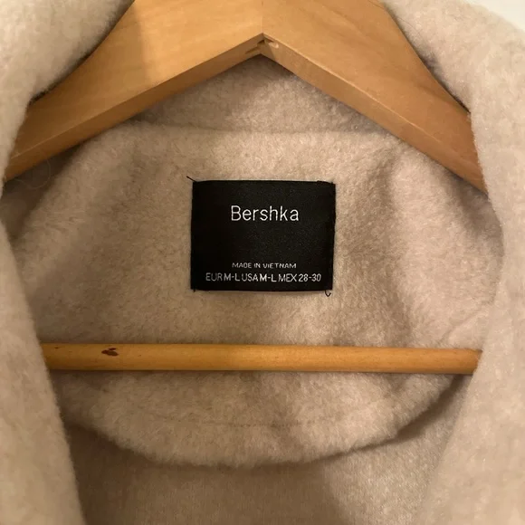 Bershka cream button-up shirt jacket. - Picture 4 of 4